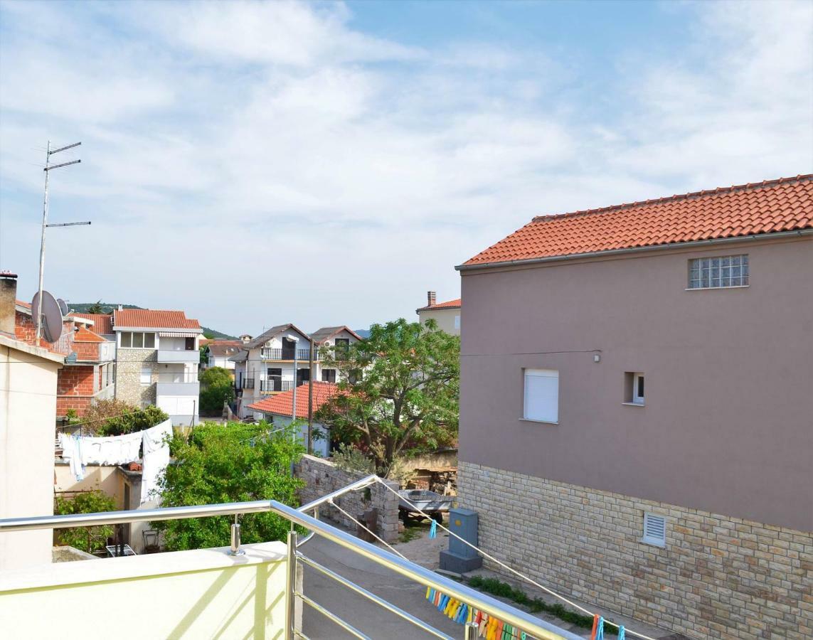 Apartman Rosa Pirovac Eksteriør billede