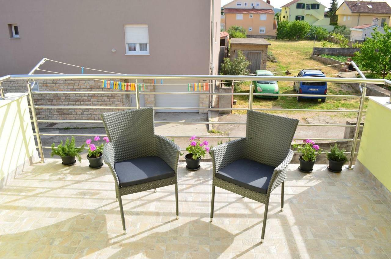 Apartman Rosa Pirovac Eksteriør billede